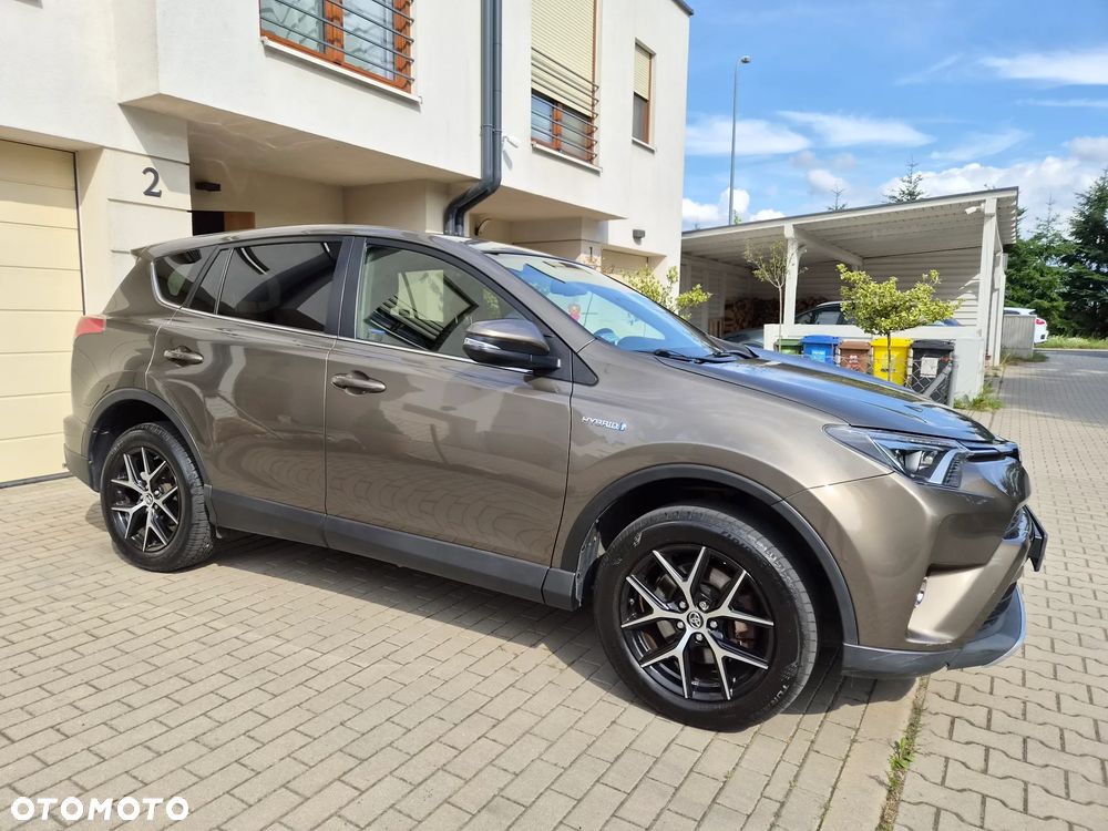 Toyota RAV4 Hybrid Premium 4x2 - 35
