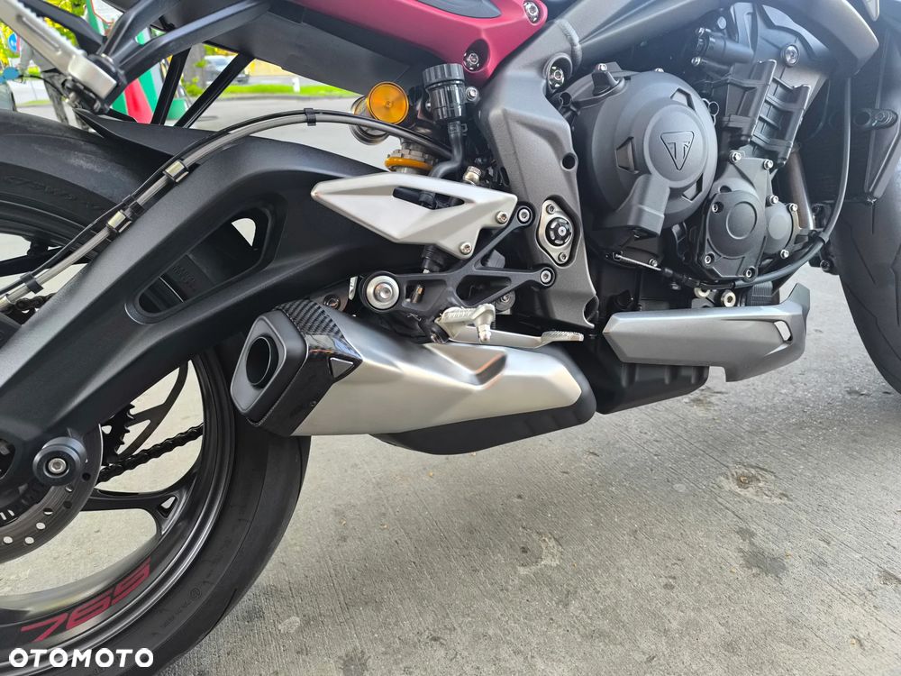 Triumph Street Triple - 27