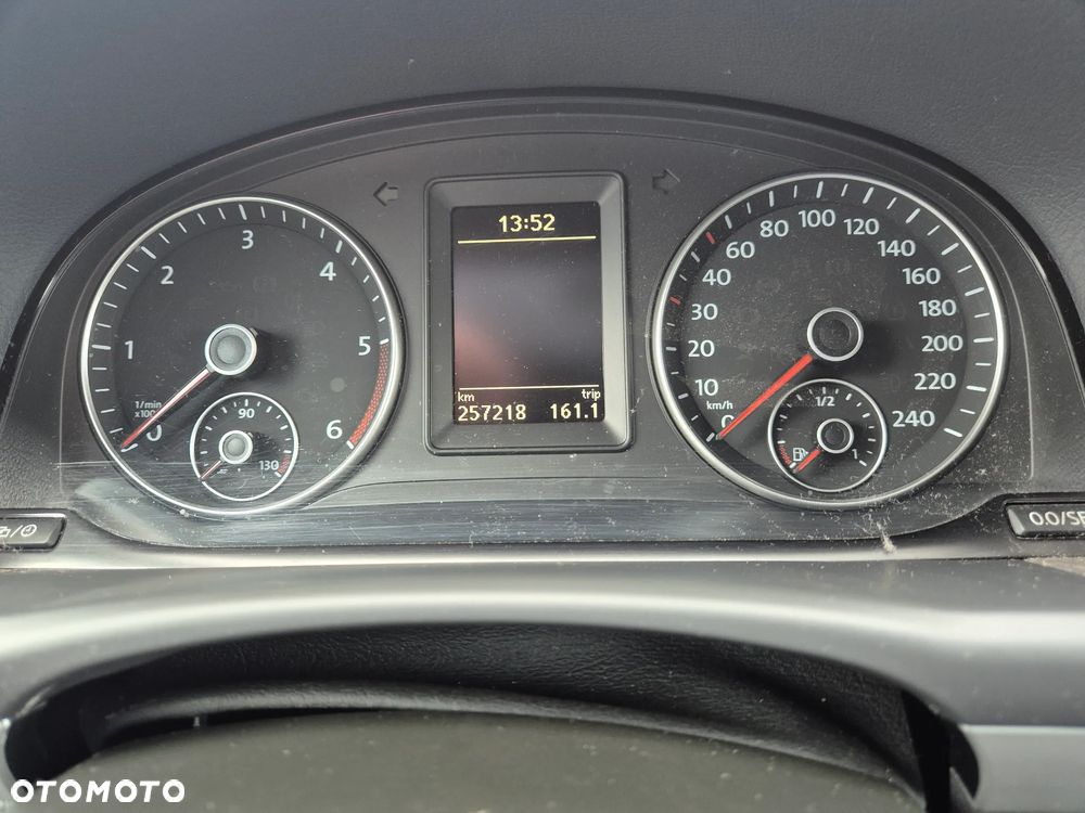 Volkswagen Touran - 13