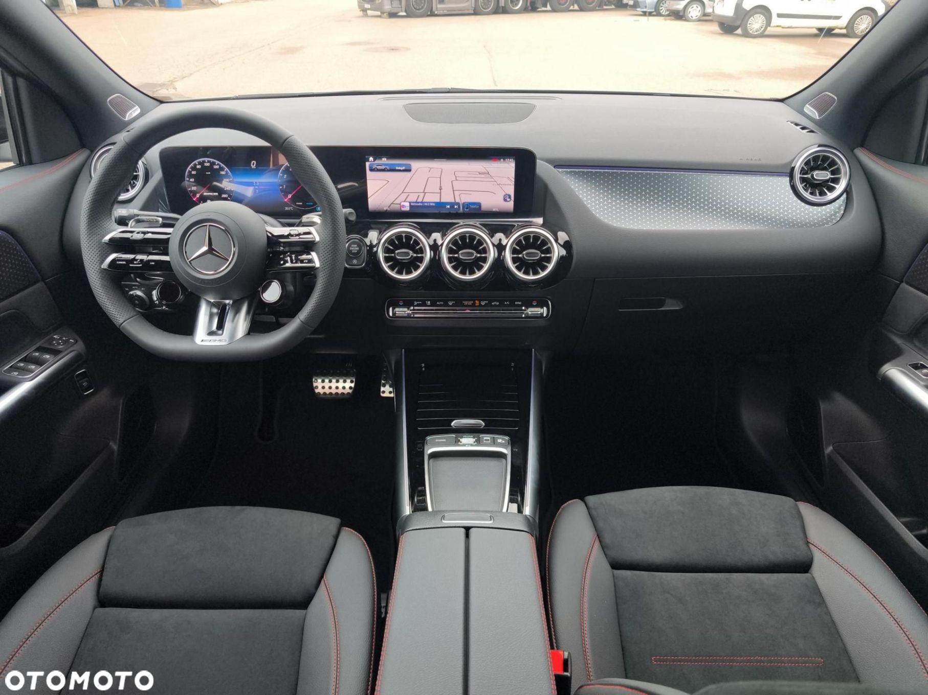 Mercedes-Benz GLA - 10
