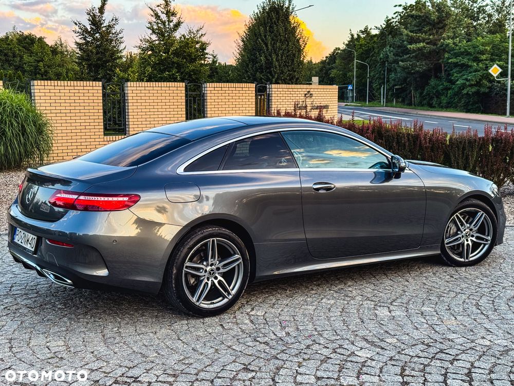 Mercedes-Benz Klasa E 220 d Coupe 4-Matic 9G-TRONIC - 13