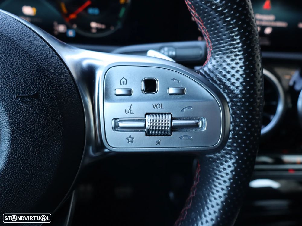 Mercedes-Benz A 250 e AMG Line - 13