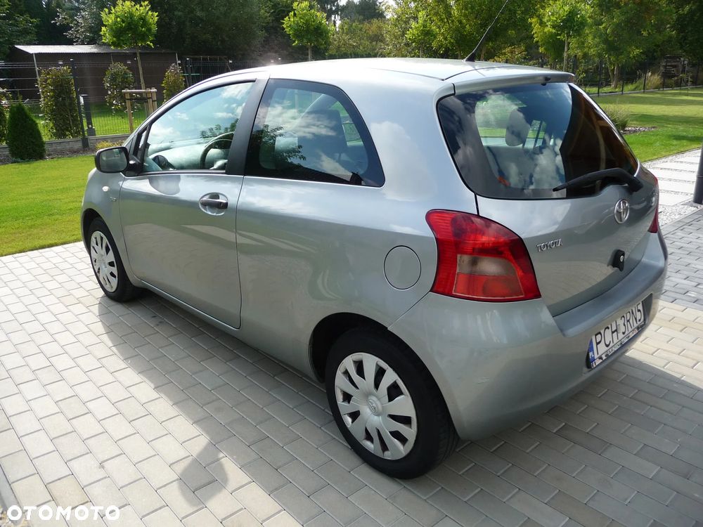 Toyota Yaris - 4
