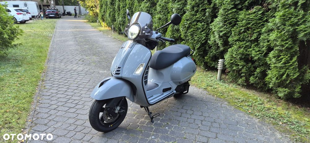 Piaggio Vespa - 2