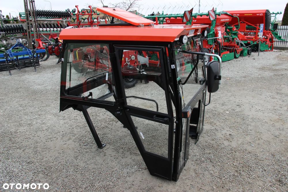 Kabina do ciągnika C-360 bez błotników Naglak "Elegant" kolor RAL2002 - 4