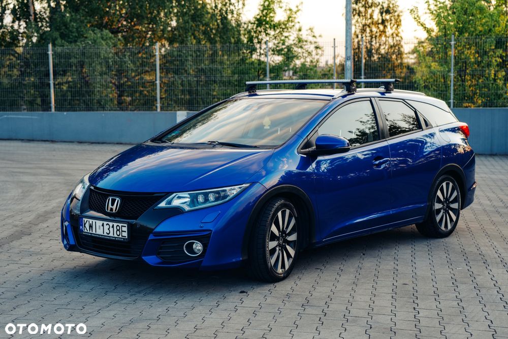 Honda Civic 1.8 Lifestyle (Honda Connect+) - 2