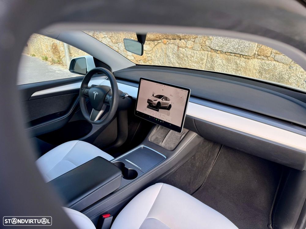 Tesla Model Y Tração Traseira - 32