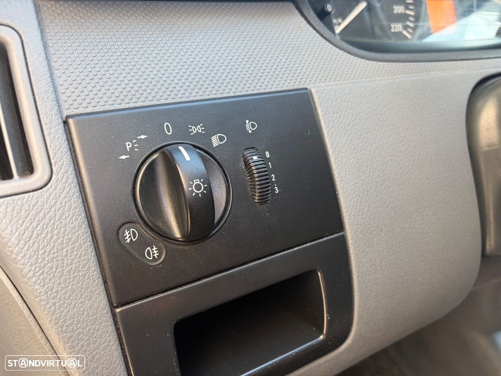 Mercedes-Benz Vito 109CDI 9 Lugares - 15