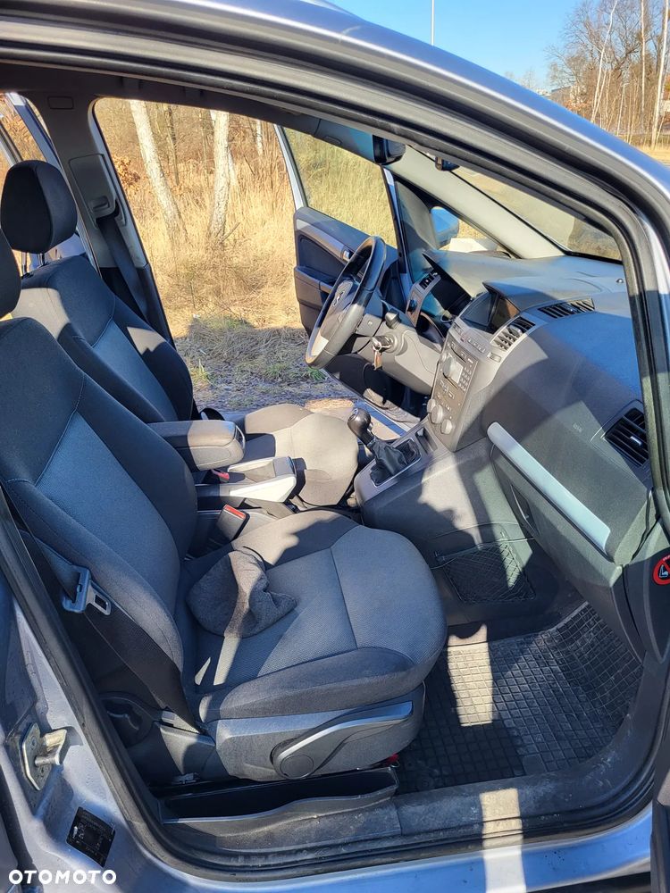 Opel Zafira 1.9 CDTI Sport - 19