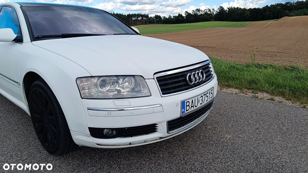Audi A8 4.2 L Quattro - 3