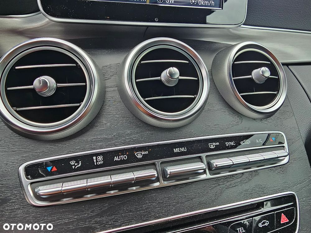 Mercedes-Benz Klasa C 200 4-Matic 9G-TRONIC - 21