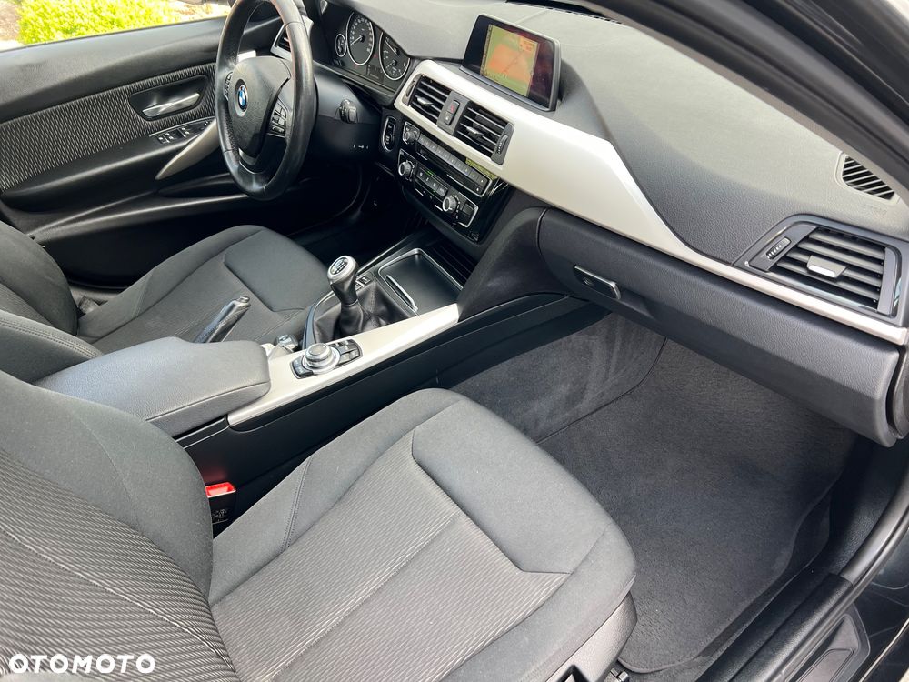 BMW Seria 3 318d Blue Performance Luxury Line - 24