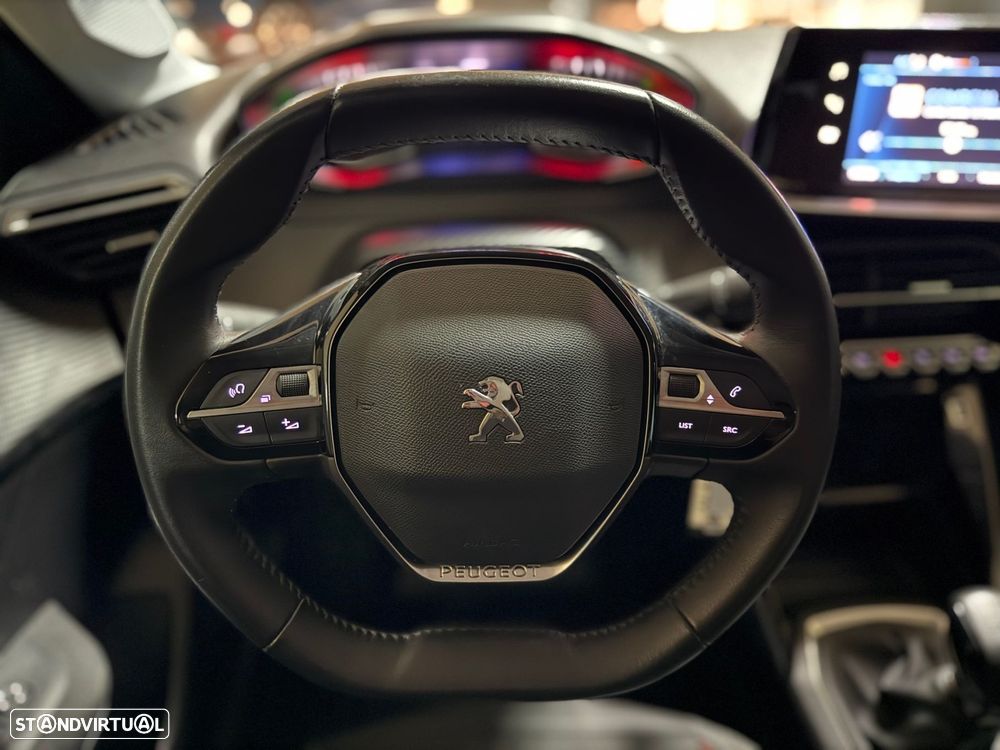 Peugeot 208 - 14