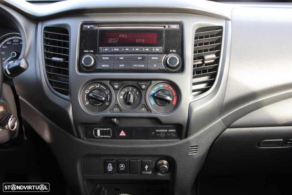 Mitsubishi L200 2.3 DI-D Strakar Space Cab Intense 4WD - 4