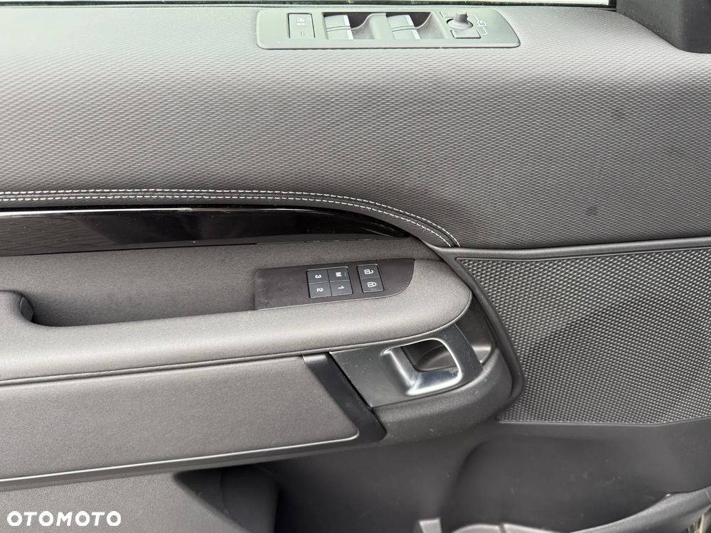 Land Rover Discovery D250 R-Dynamic S - 18