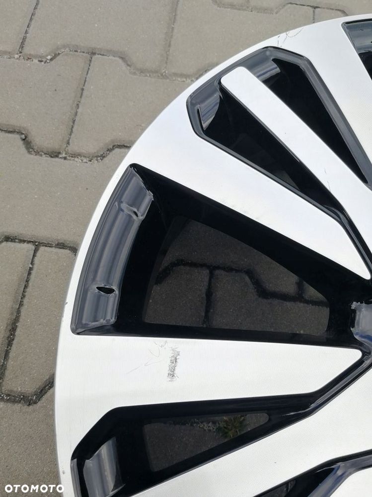 Felga aluminiowa 19" RENAULT 403009932R--A - 2