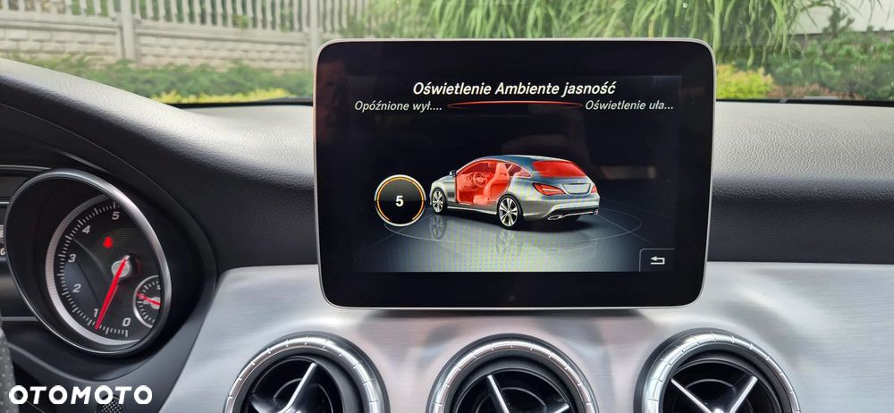 Mercedes-Benz CLA 180 AMG Line - 18
