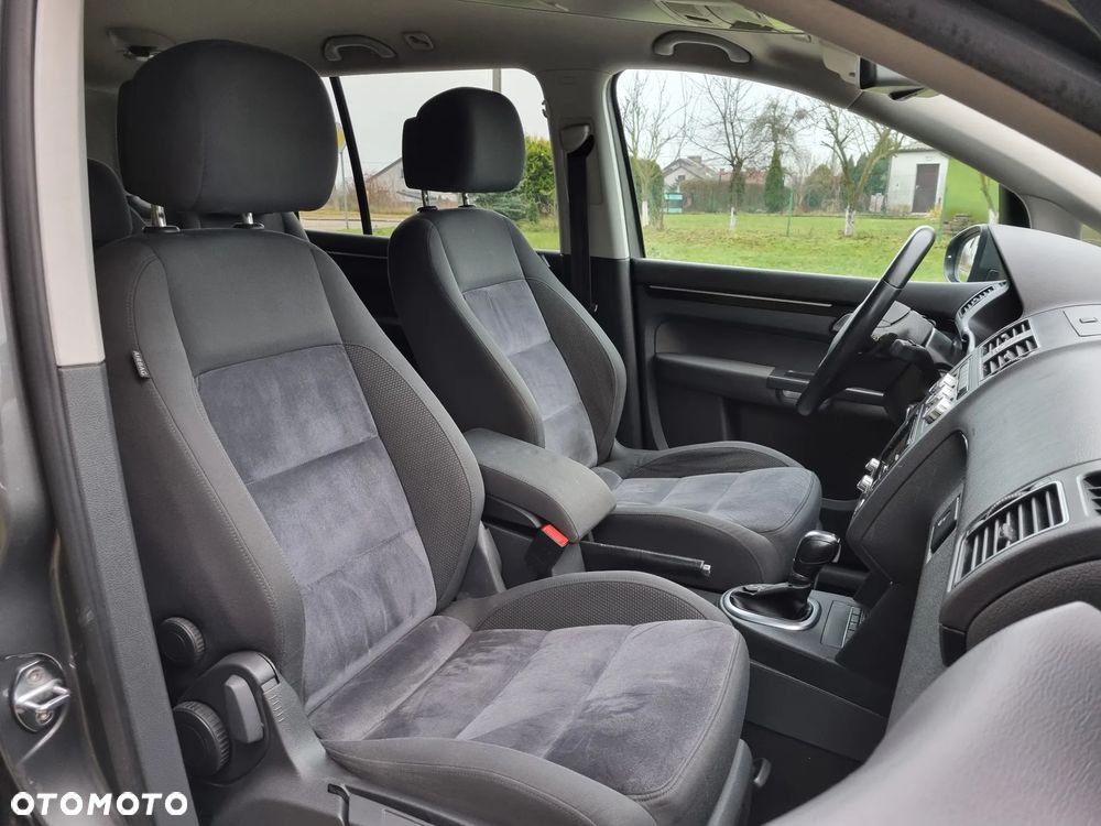 Volkswagen Touran 2.0 TDI DPF Highline DSG - 14