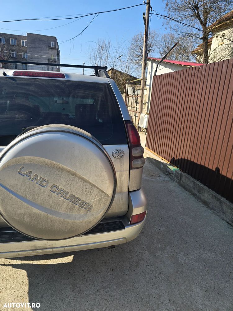 Toyota Land Cruiser - 4