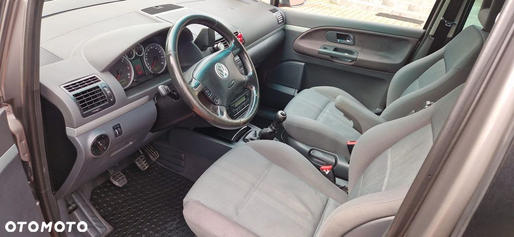 Volkswagen Sharan - 11