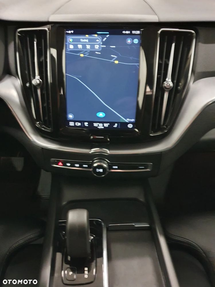 Volvo XC 60 B4 D AWD Geartronic Inscription - 8