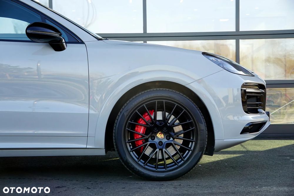 Porsche Cayenne Coupe GTS - 9