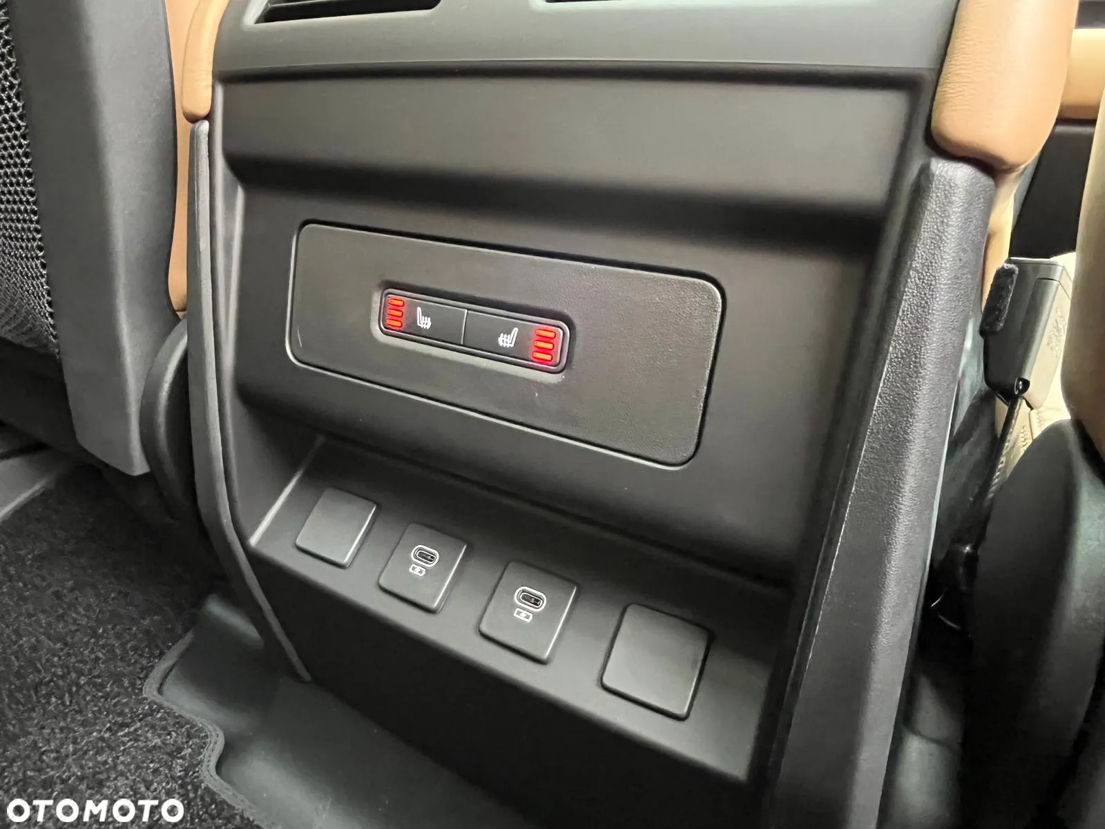 Land Rover Defender - 9