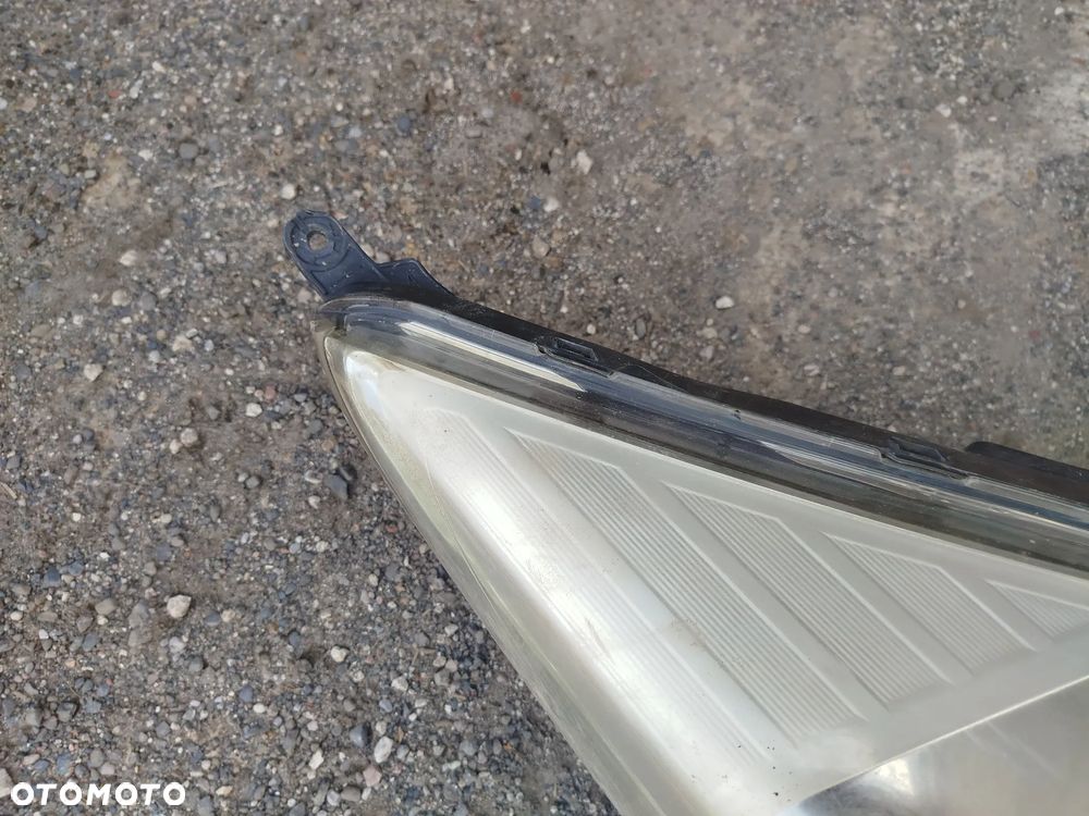 Toyota Verso S lampa prawa przód prawy Mazowieckie - 4