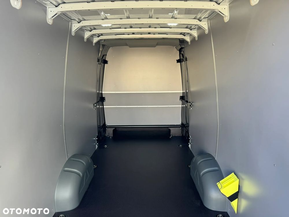 Volkswagen Crafter Maxi Furgon - 9