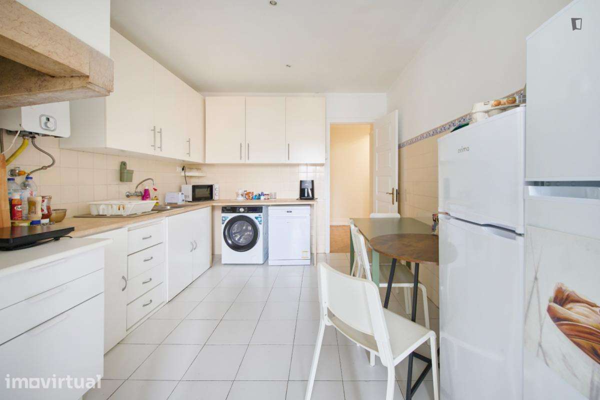 Quarto - localizado em Entrecampos Lisbon - Grande imagem: 5/36
