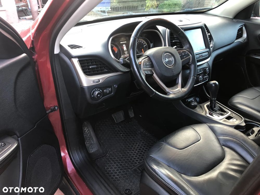 Jeep Cherokee - 28