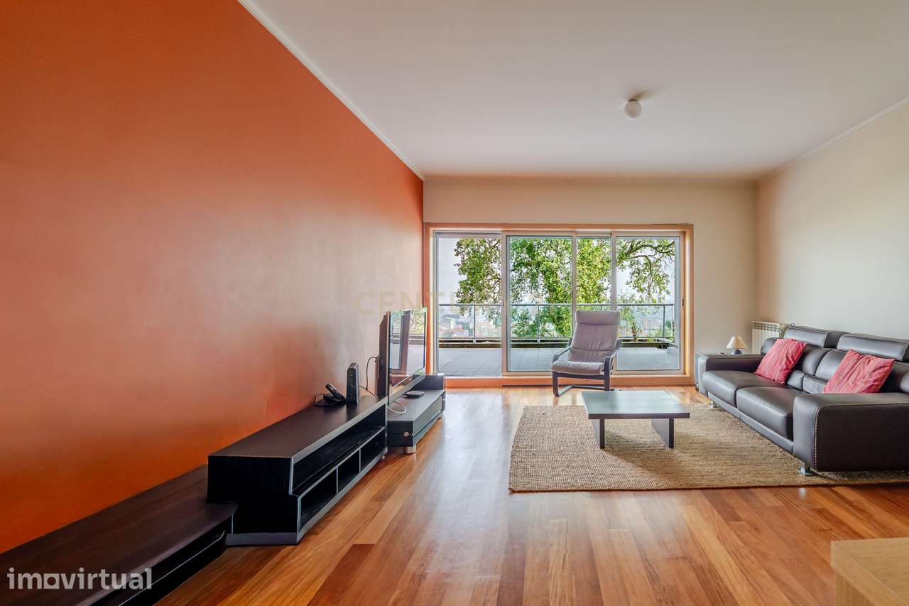 Apartamento com Vista em Vila Nova de Gaia - Oportunidade Única na Qui - Grande imagem: 3/43