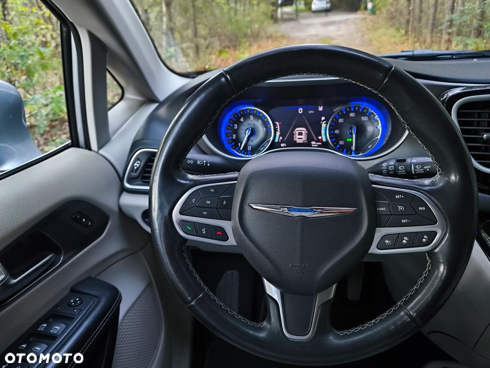 Chrysler Pacifica - 9