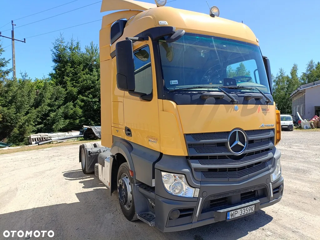Mercedes-Benz Actros 1845 StreamSpace Low Deck Mega - 2