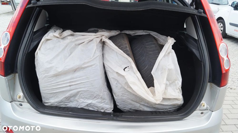 Ford Fiesta 1.3 Futura - 14