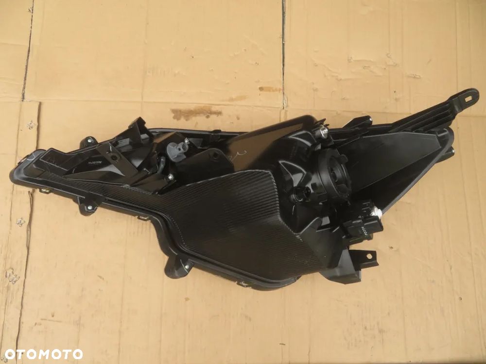 REFLEKTOR PRAWY MITSUBISHI SPACE STAR II LIFT 19R- KRAKÓW - 8