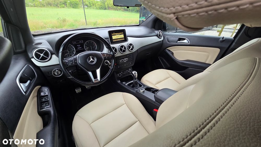 Mercedes-Benz Klasa B 200 (BlueEFFICIENCY) - 36