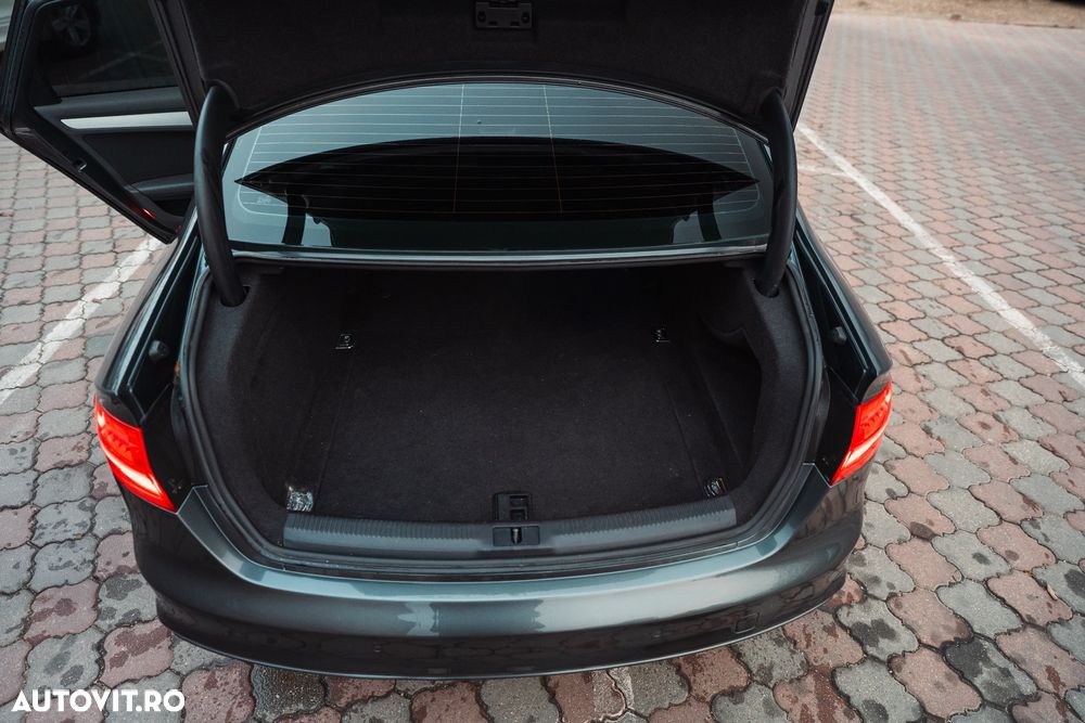 Audi A4 Avant 2.0 TDI Multitronic - 9