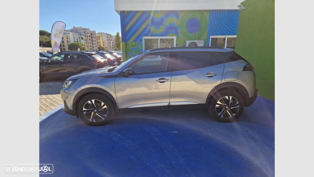 Peugeot 2008 1.2 PureTech Allure - 4