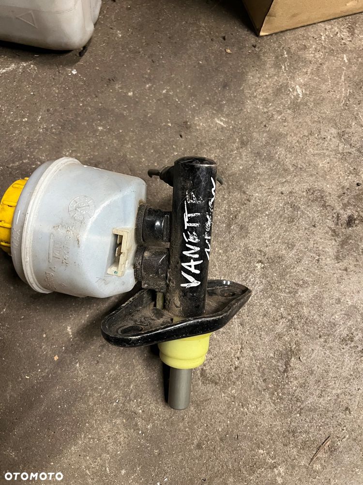 Pompka hamulcowe Nissan vanette 2.3d - 1