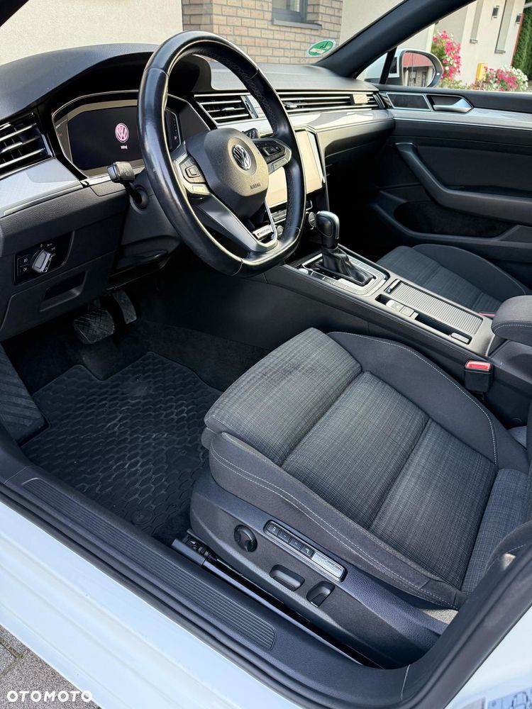 Volkswagen Passat 2.0 TDI SCR DSG 4Motion Business - 27