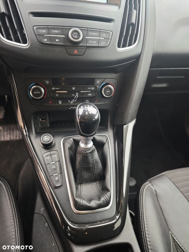 Ford Focus SW - 17