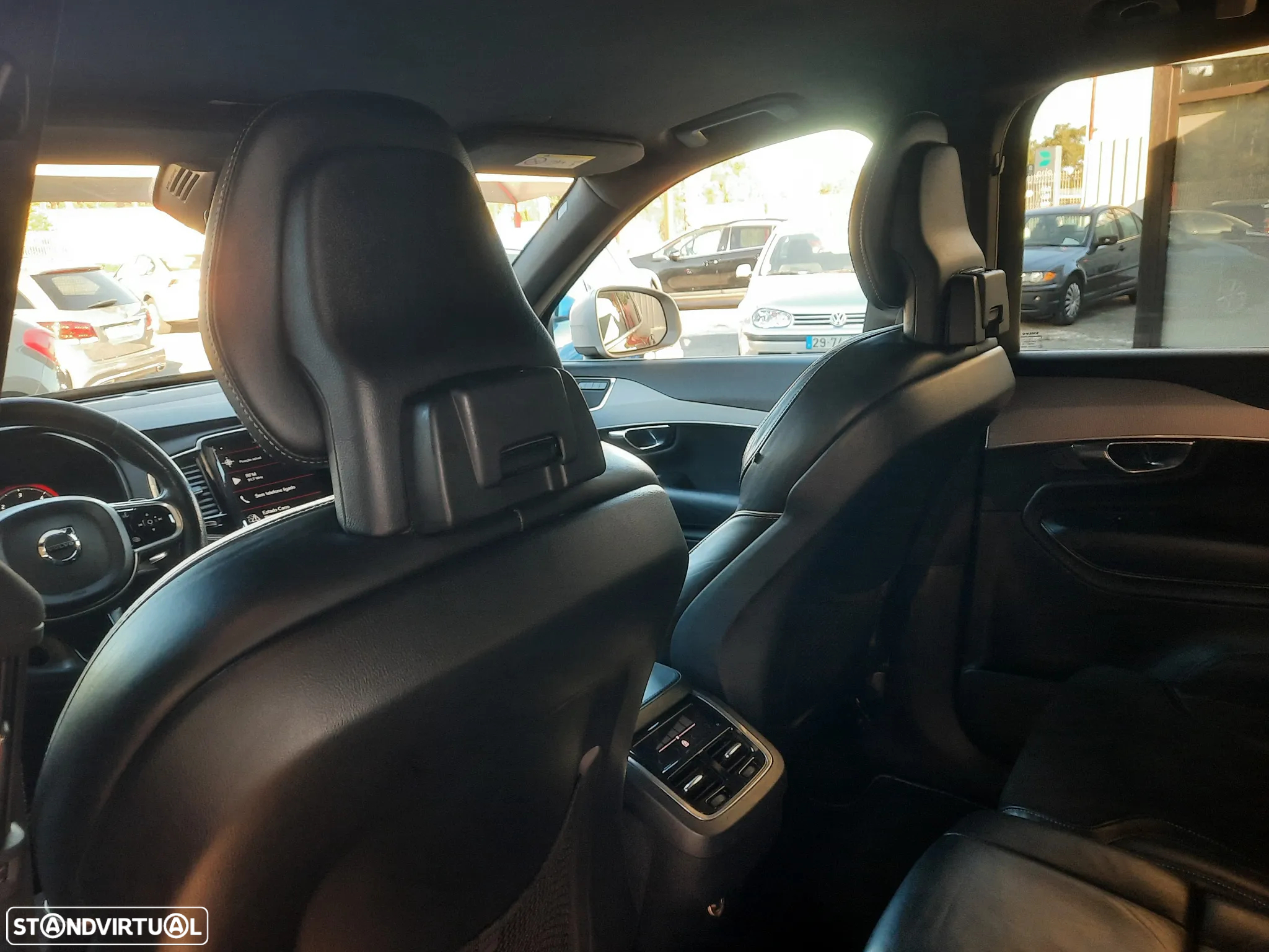Volvo XC 90 2.0 D4 R-Design - 27