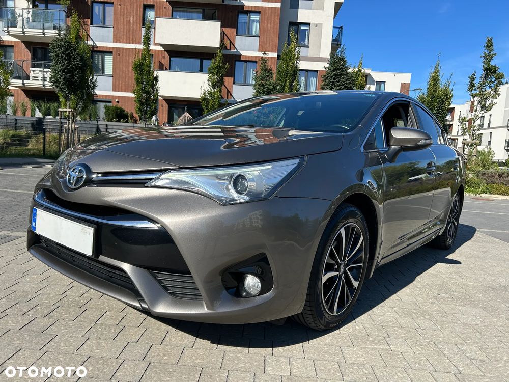 Toyota Avensis 1.8 Premium - 26