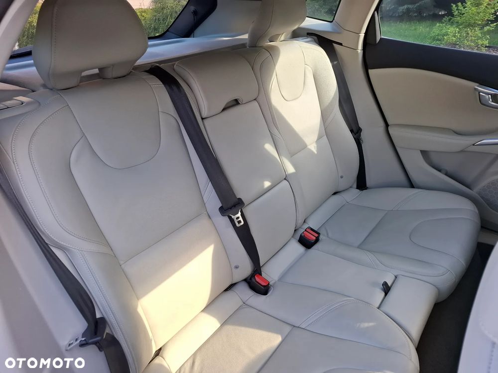 Volvo V40 D4 Geartronic You - 18