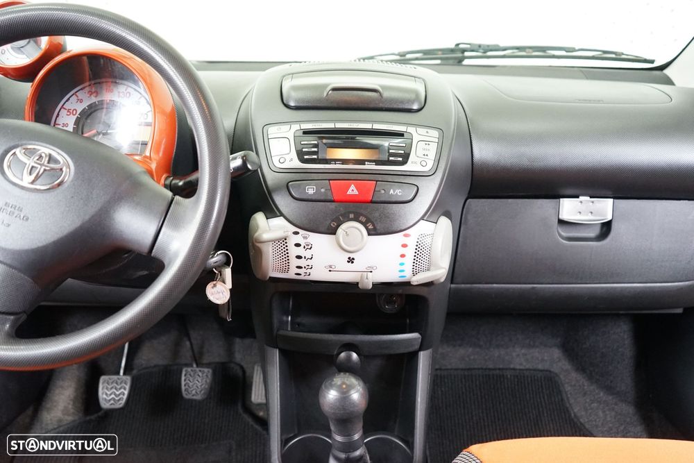 Toyota Aygo 1.0 Orange Edition - 23