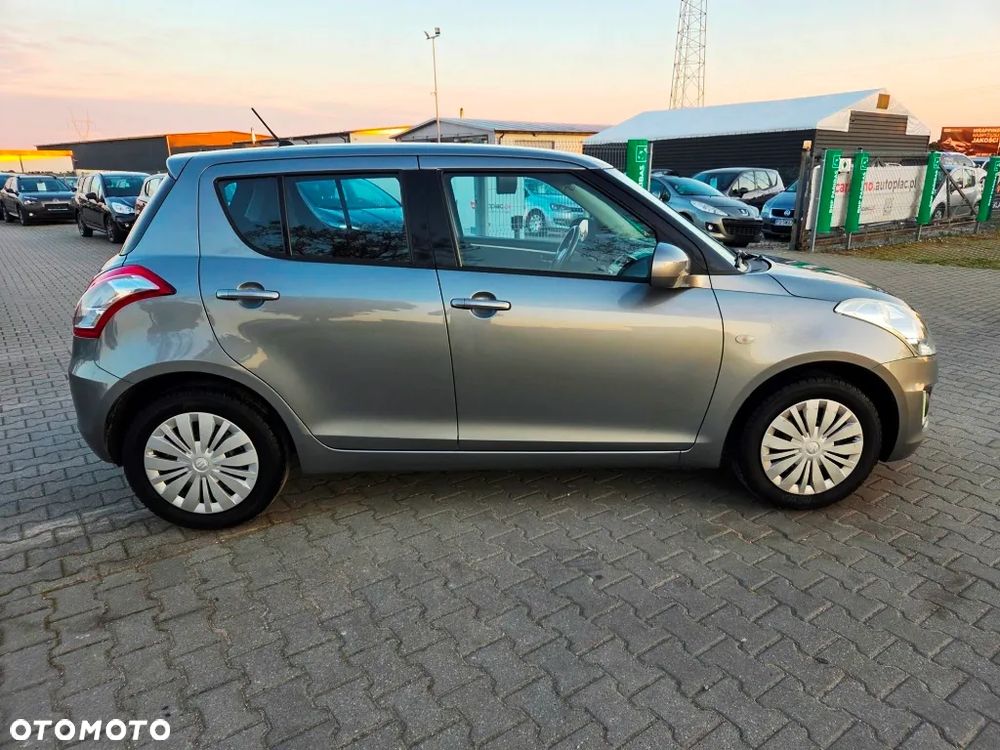 Suzuki Swift 1.2 Club - 4