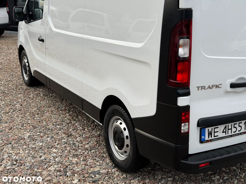 Renault TRAFIC VAN EXTRA Long, L2H1 MAXI, VAT-1, MOCNY SILNIK 2.0 dCi 145KM Euro6, ROZRZĄD NA ŁAŃCUCHU, DESIGN BUSINESS+ Radio ALPINE, REFLEKTORY RENAULT FULL LED PURE VISION+ PAKIET CHROM, MOBILNE BIURO, PARKTRONIKI, Furgon van z pełną zabudową paki 3m, Duża ładowność: 1124kg, Pojemność 6,7m3 - 17
