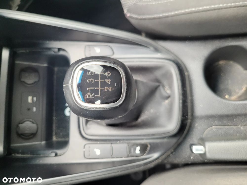 Kia Carens 1.6 GDI ISG Vision - 31