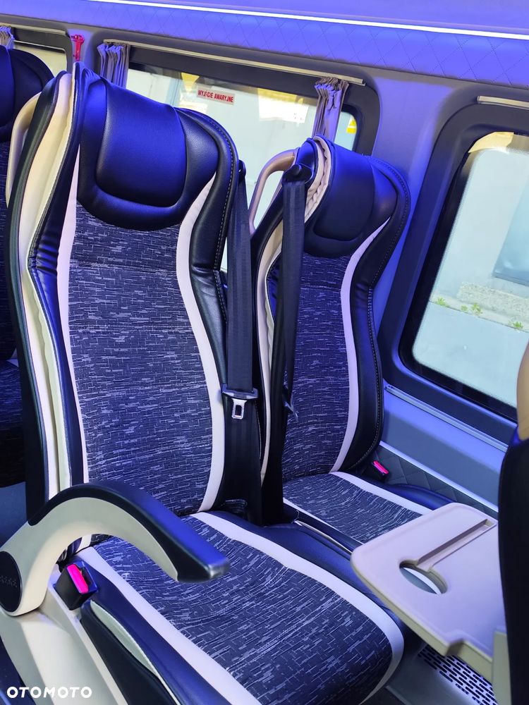 Mercedes-Benz Sprinter - 9